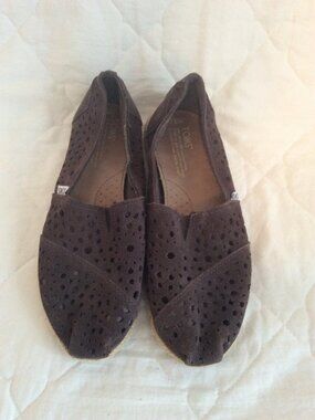 TOMS WOMENS BROWN SUEDE CUTOUT LEATHER SHOES ~ SIZE 8.5